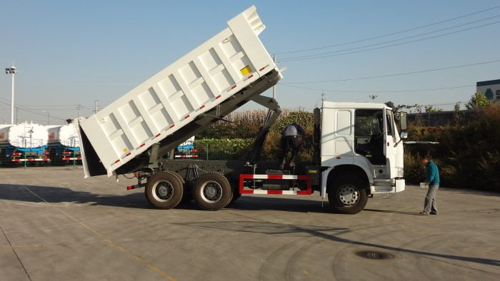 Original quality HOWO dump truck 10 wheels 6x4 price