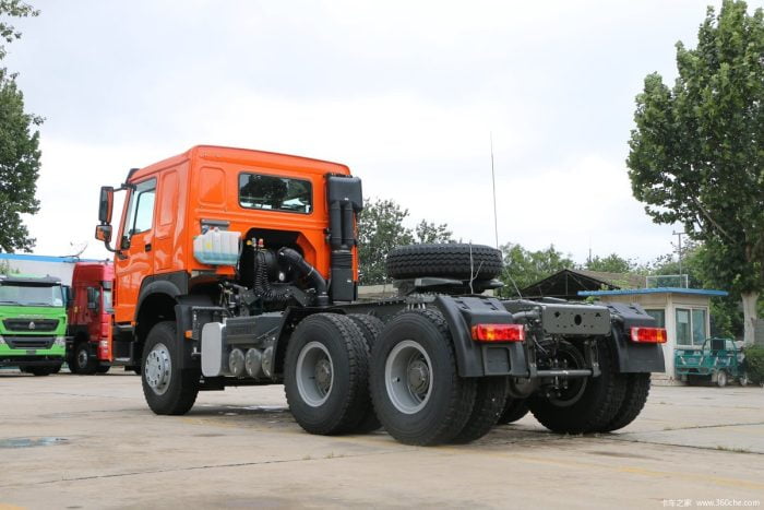 HOWO truck tractor truck 380hp old 371 model 6x4