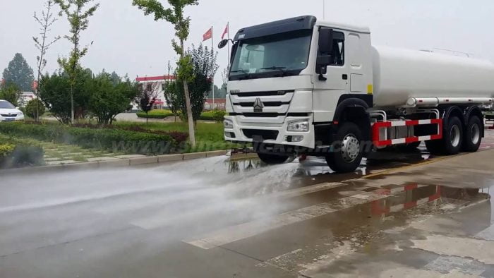 Sinotruk HOWO water tank sprinkler truck cheaper price in China