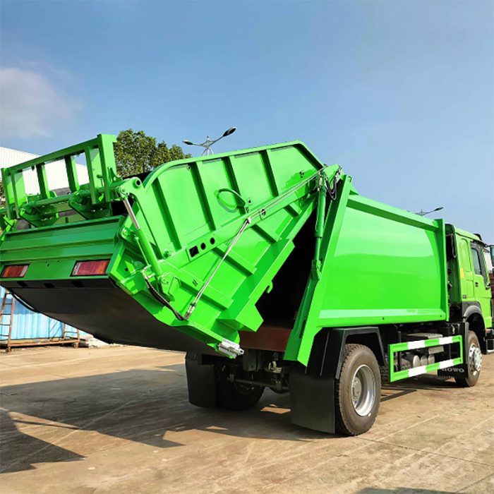 Sinotruk HOWO garbage compactor truck price in China