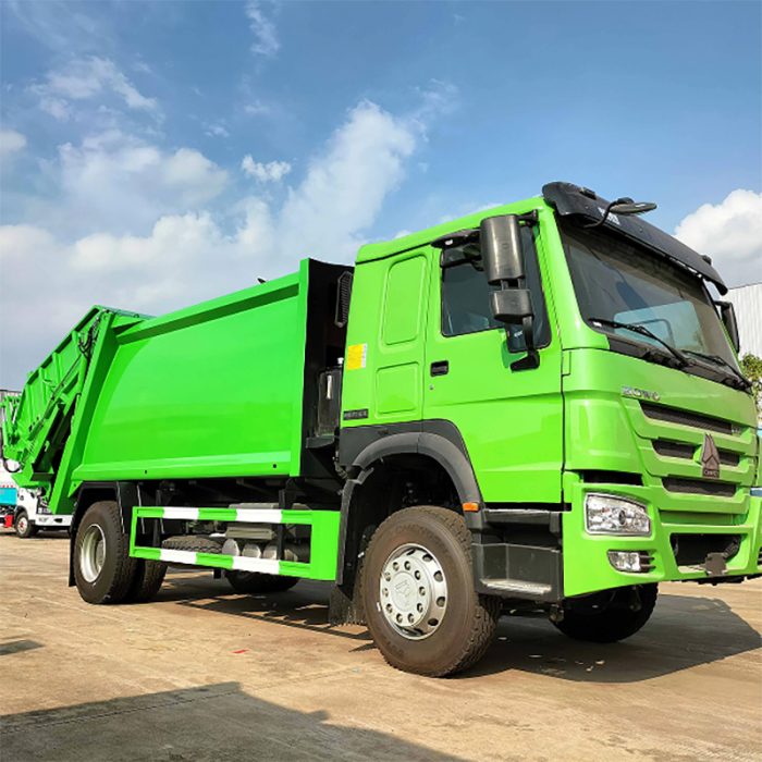 Sinotruk HOWO garbage compactor truck price in China